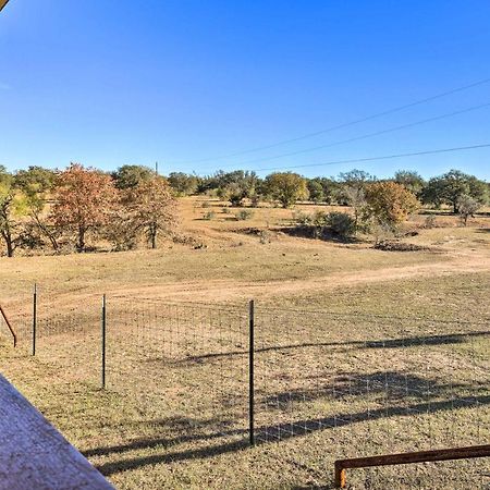 Cozy Fredericksburg Studio Near Wineries! Екстериор снимка