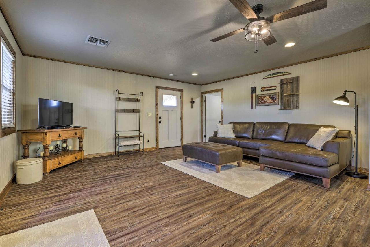 Cozy Fredericksburg Studio Near Wineries! Екстериор снимка