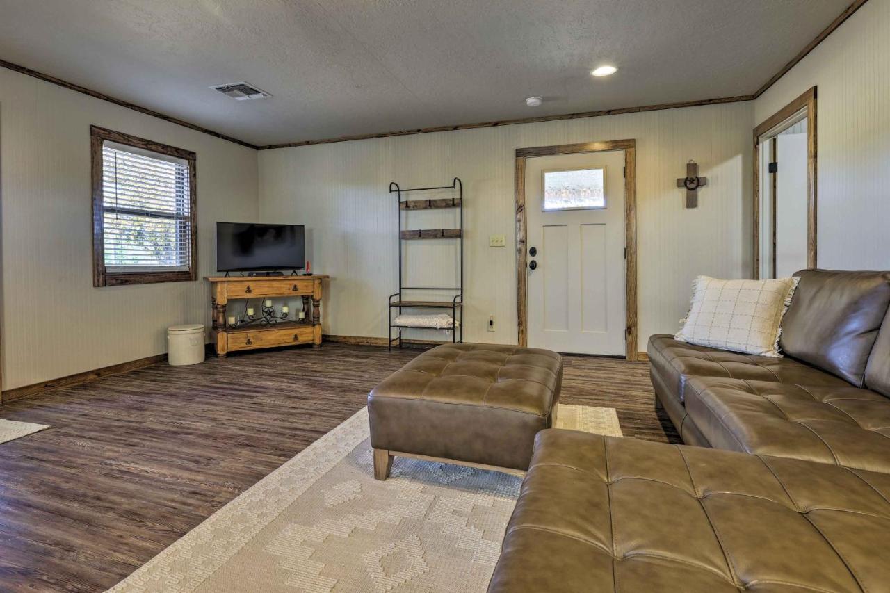 Cozy Fredericksburg Studio Near Wineries! Екстериор снимка