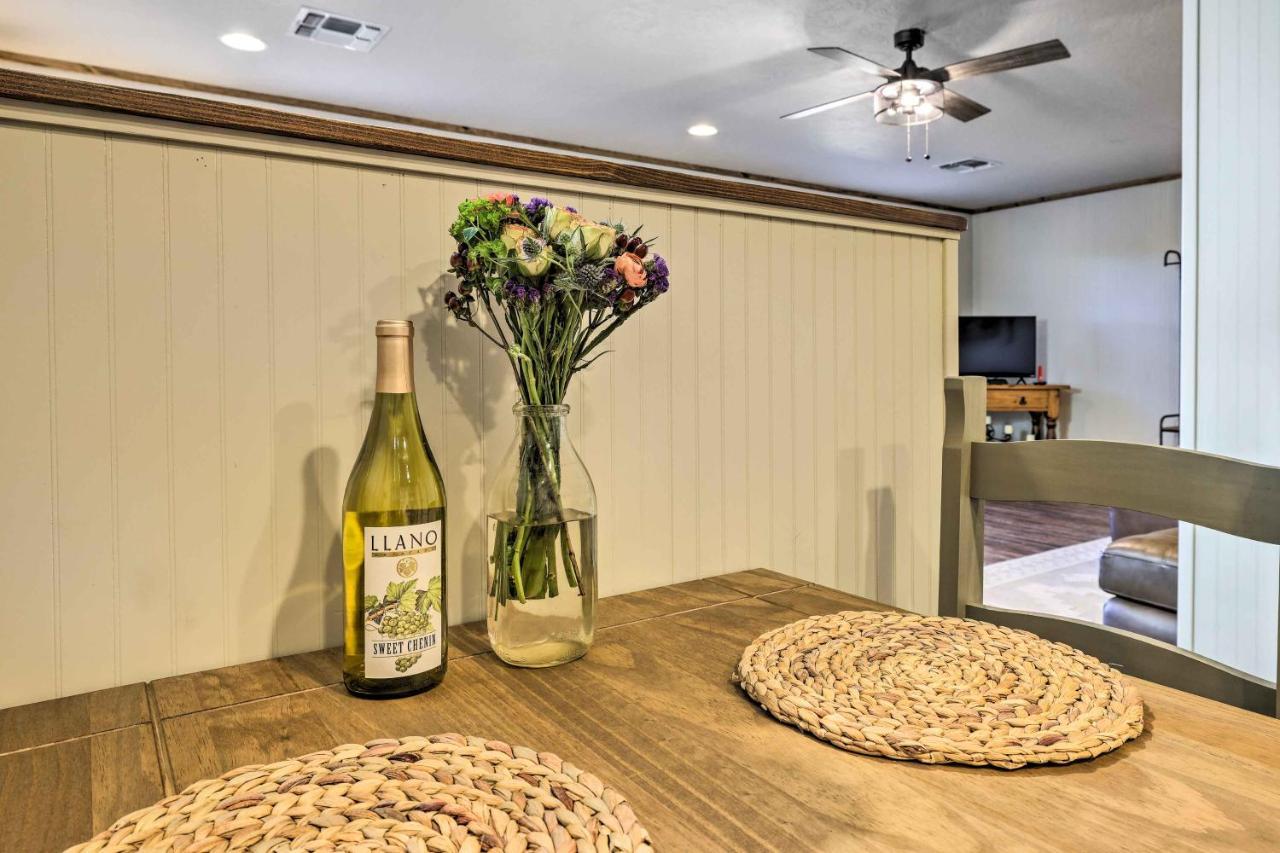Cozy Fredericksburg Studio Near Wineries! Екстериор снимка