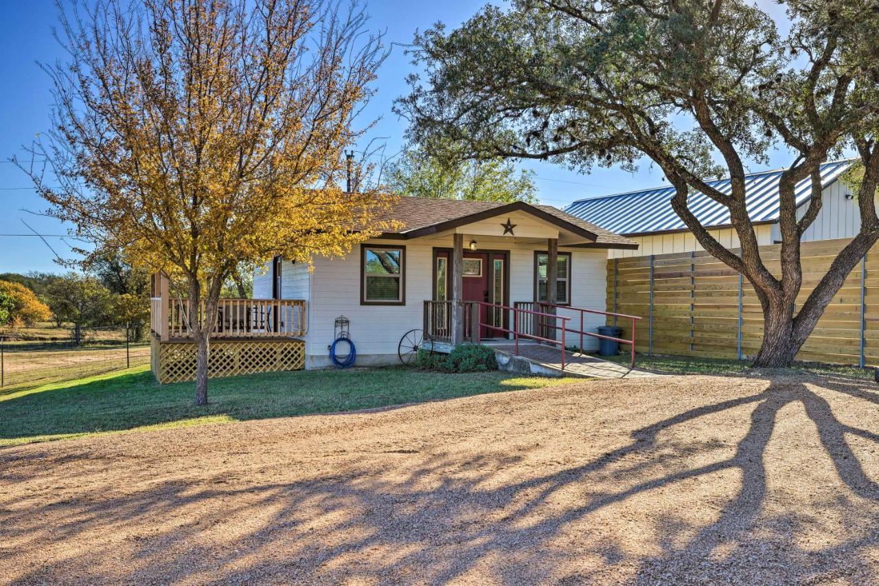 Cozy Fredericksburg Studio Near Wineries! Екстериор снимка