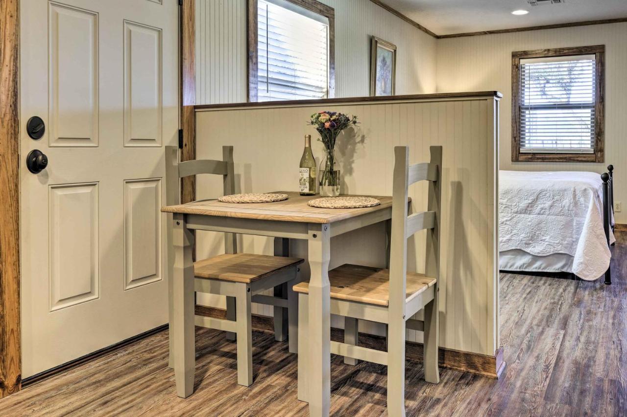 Cozy Fredericksburg Studio Near Wineries! Екстериор снимка